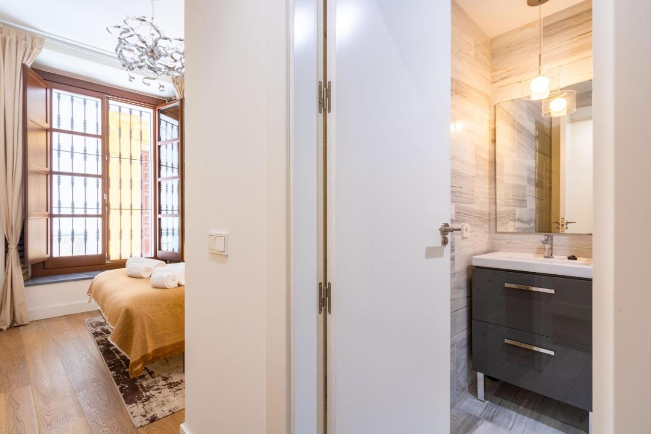 Apartamento Angeles Santa Cruz Deluxe By Valcambre Sevilla Exterior foto